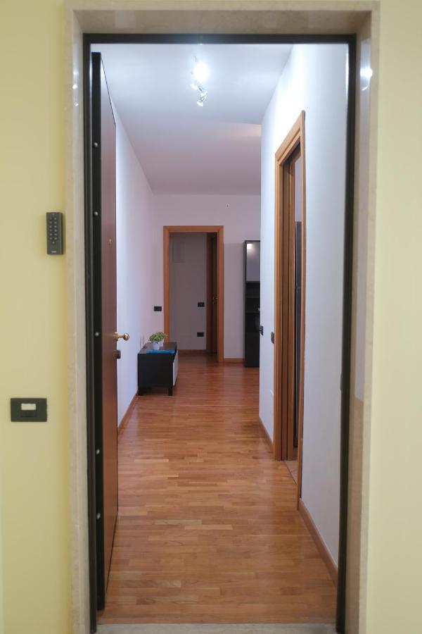 Bwr - Bilocale Con Terrazzo, Via Gonin Appartamento