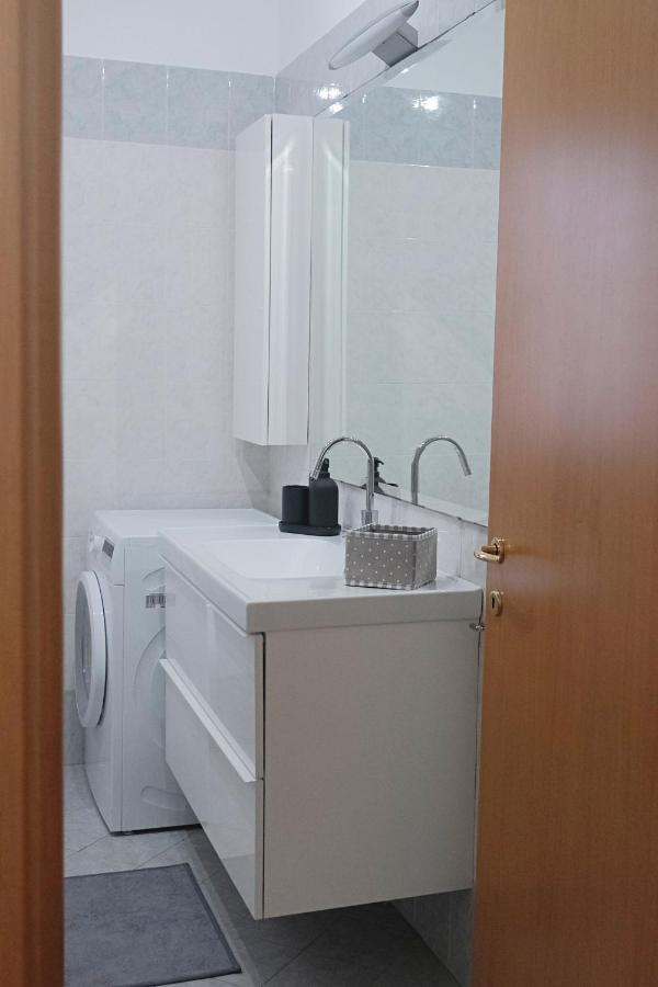 Bwr - Bilocale Con Terrazzo, Via Gonin * Mailand